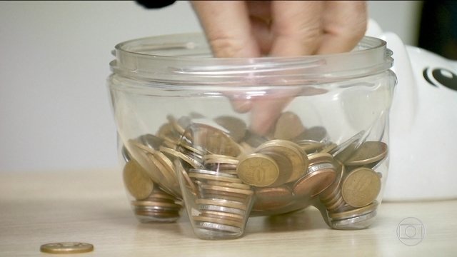 VÍDEO: Cofrinhos tiram de circulação R$ 1,5 bilhão em moedas, diz BC