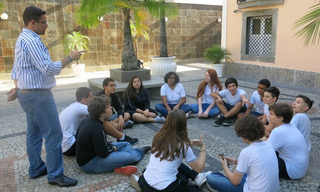 Mais escolas ensinam a lidar com o dinheiro