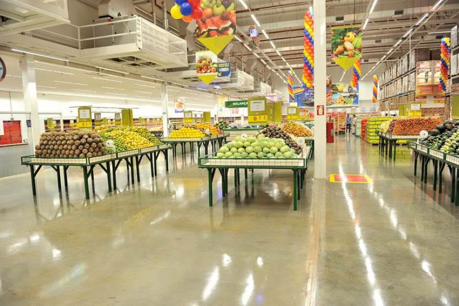 Atacado ajuda a cortar gastos