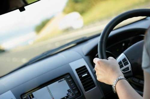 Quanto custa encher o tanque do carro após o aumento do imposto dos combustíveis