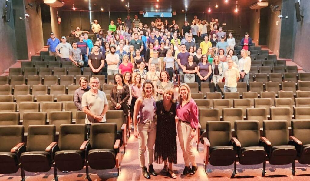 Palestra sobre aposentadoria faz sucesso em Concórdia (SC)